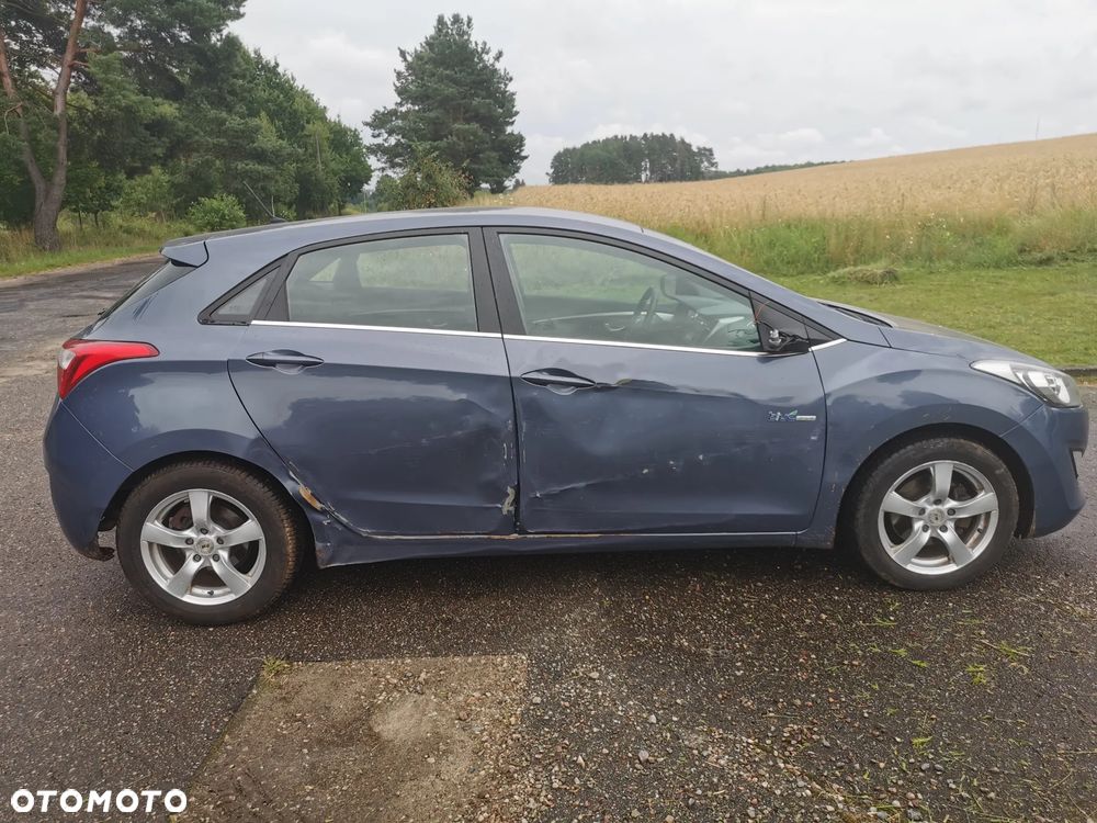 Hyundai i30 1.6 CRDI Trend - 4