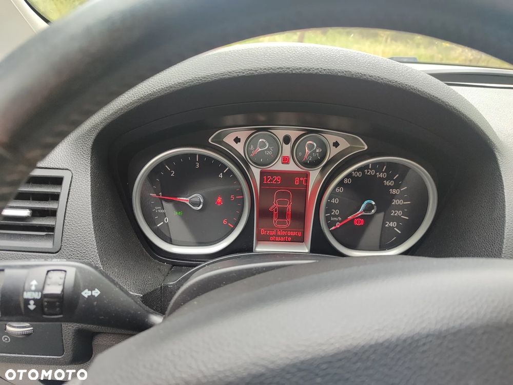 Ford Kuga - 17
