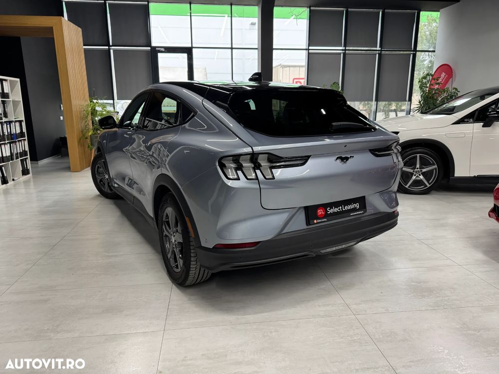 Ford Mustang Mach-E - 4