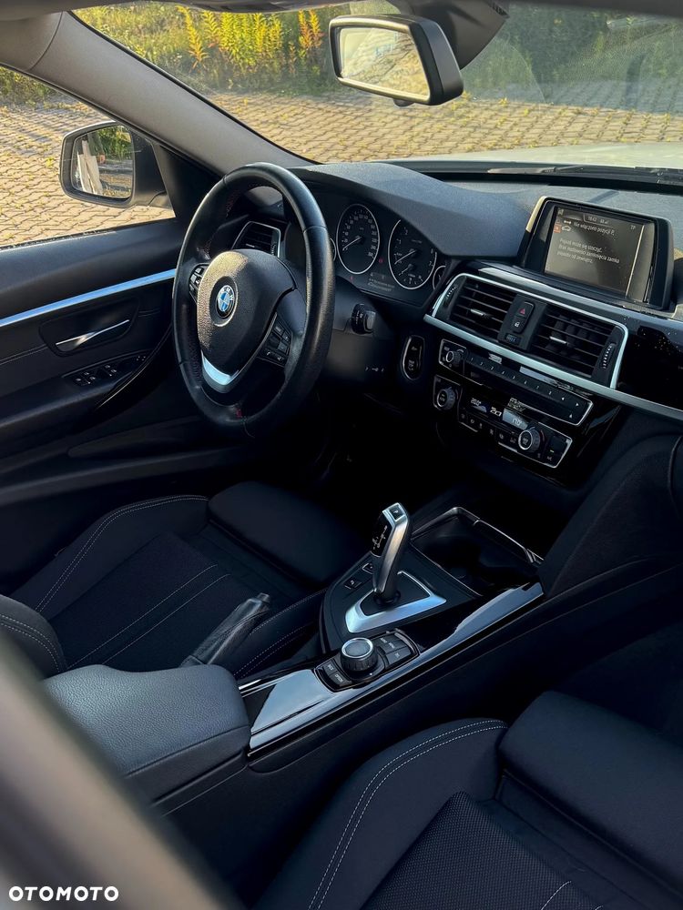 BMW Seria 3 318i Sport Line - 23