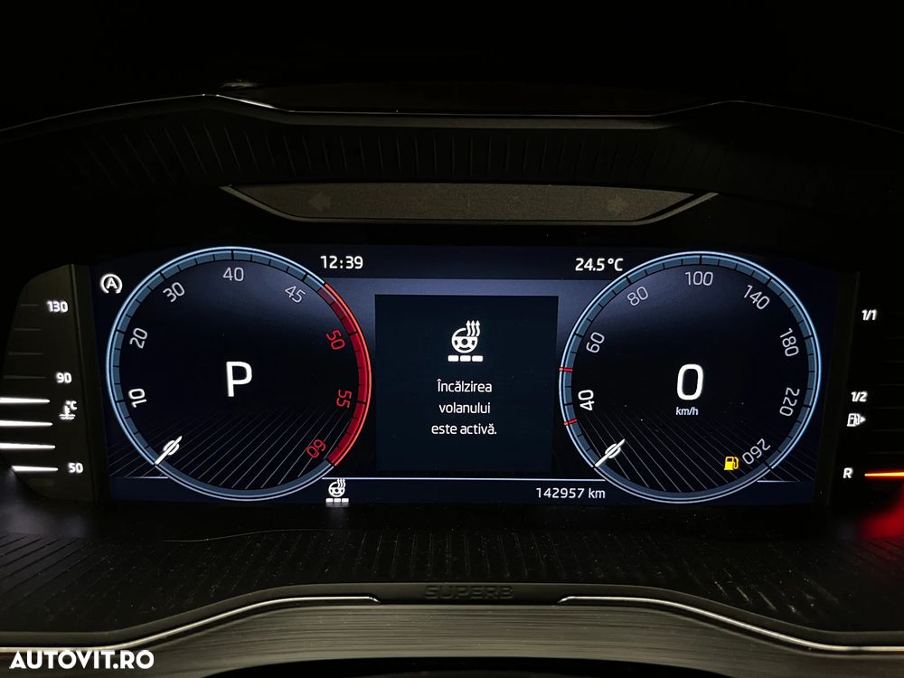 Skoda Superb 2.0 TDI DSG Ambition - 27