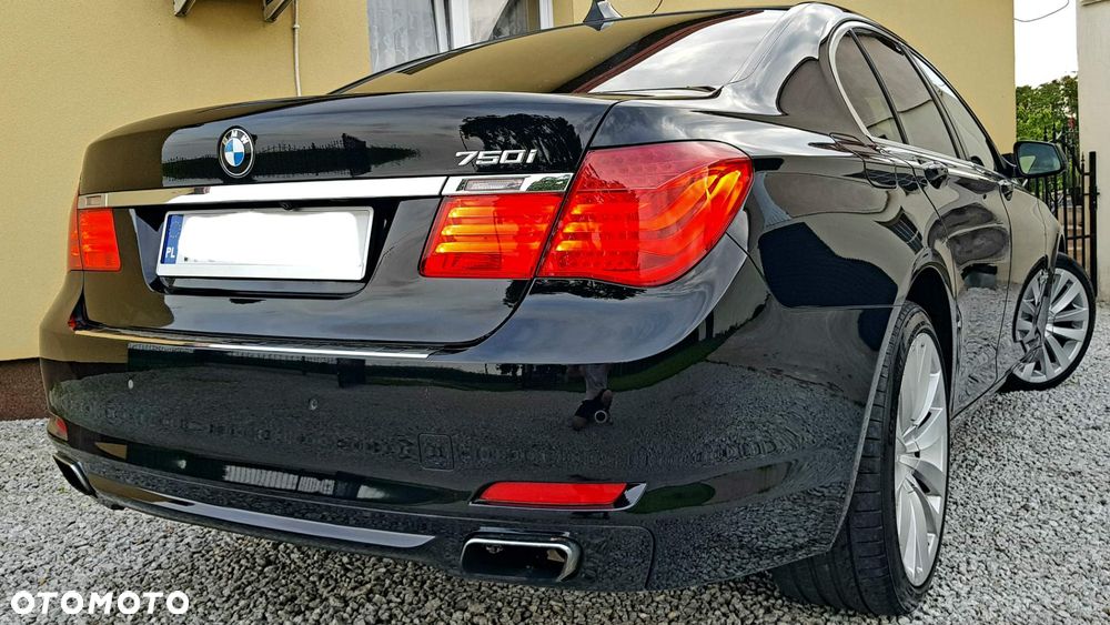 BMW Seria 7 750i - 7