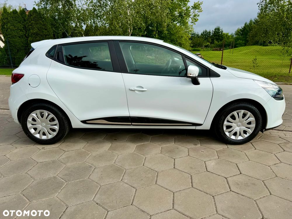 Renault Clio 1.2 16V 75 Life - 6