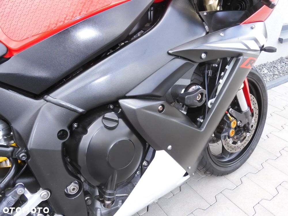 Yamaha R1 - 21