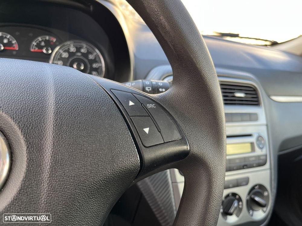 Fiat Punto 70 JTD Multijet Dynamic — fotografia 31