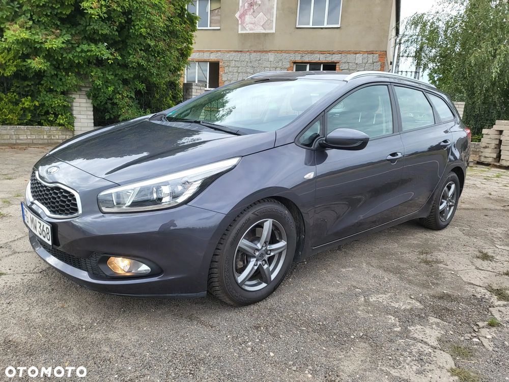 Kia Ceed - 33