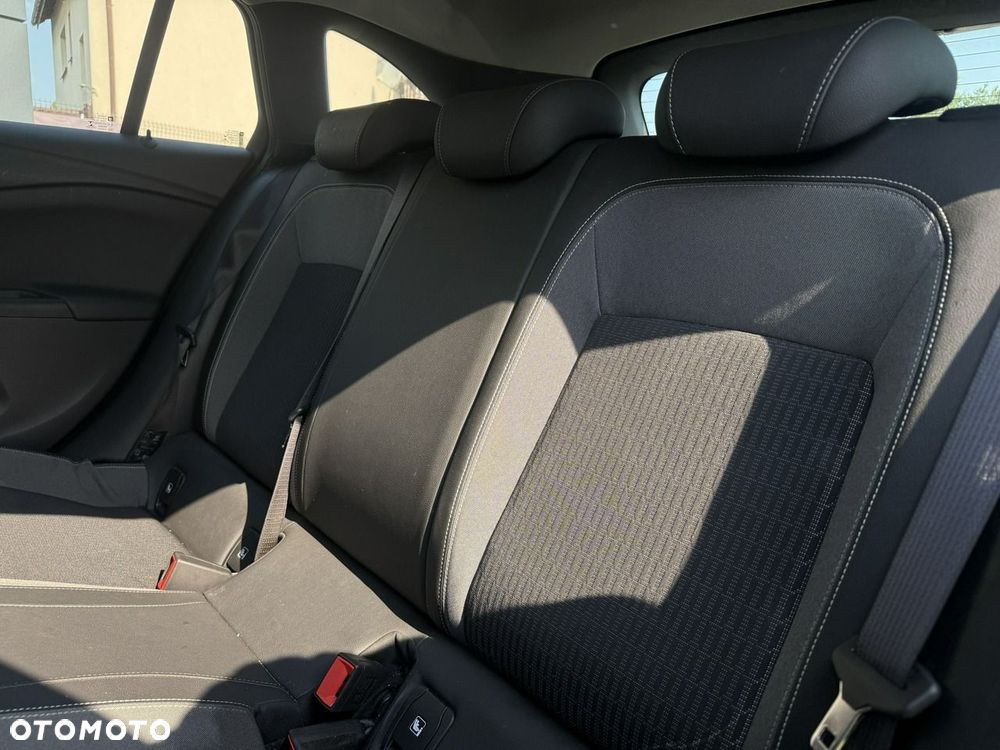 Opel Astra 1.2 T Elegance S&S - 6