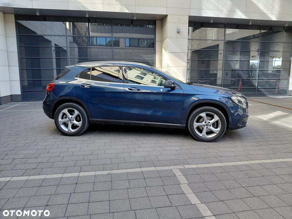 Mercedes-Benz GLA 200 7G-DCT Urban - 12