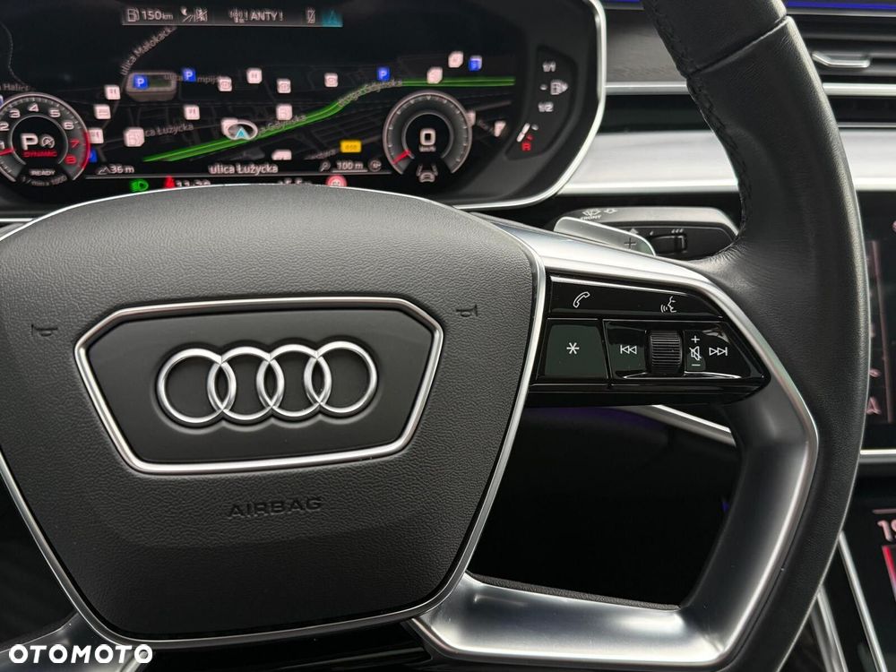 Audi A8 - 32
