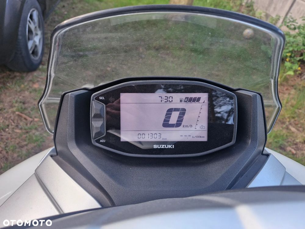 Suzuki Burgman - 4
