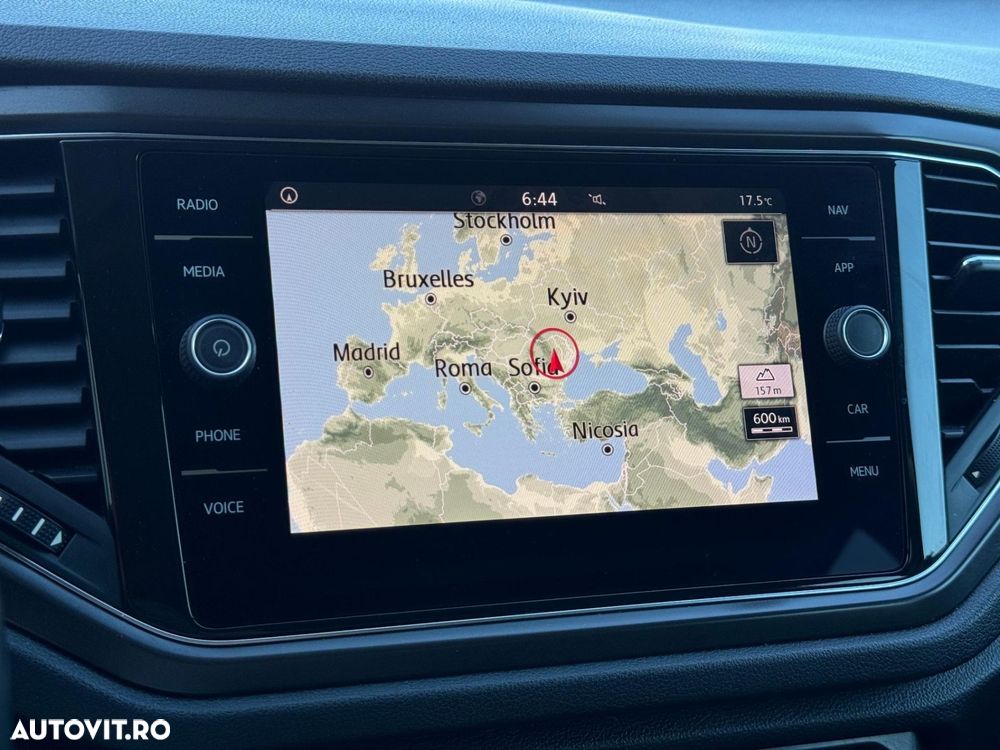 Volkswagen T-Roc - 12