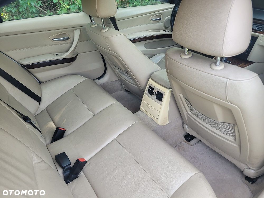 BMW Seria 3 325i - 10