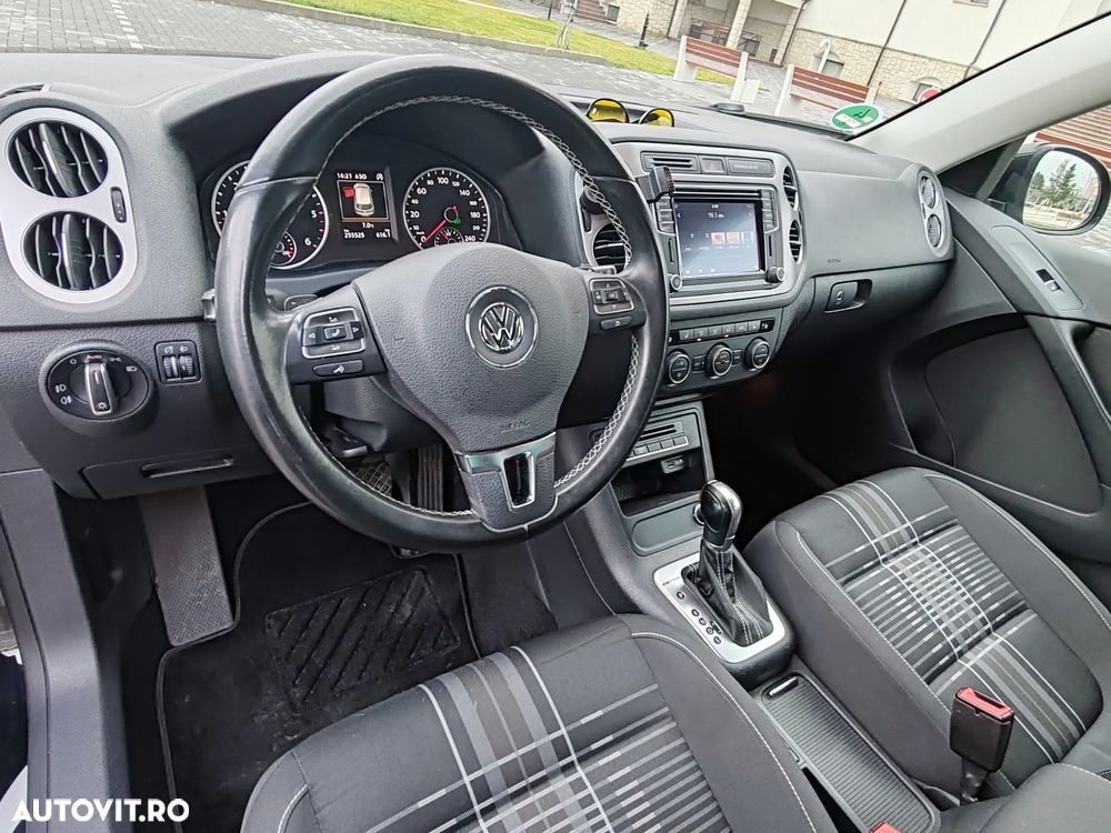 Volkswagen Tiguan 2.0 TDI SCR 4MOTION BlueMotion Technology DSG Lounge Sport & Style - 17