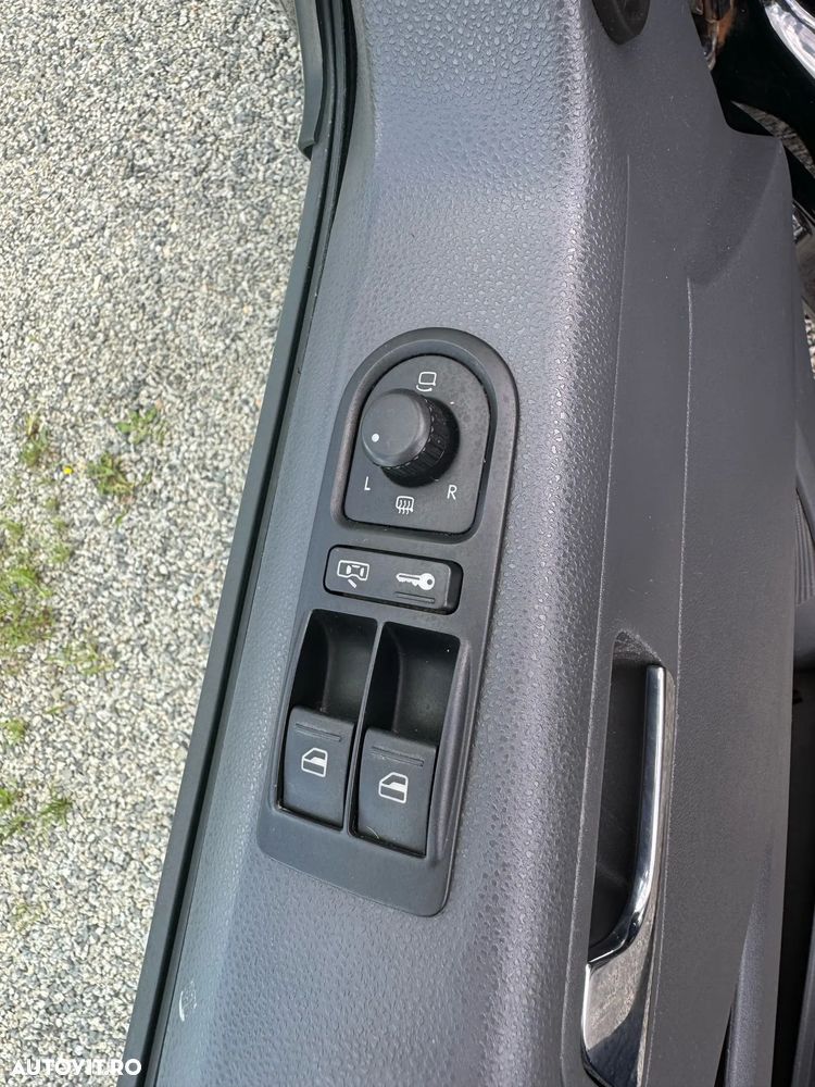 Volkswagen Multivan - 25