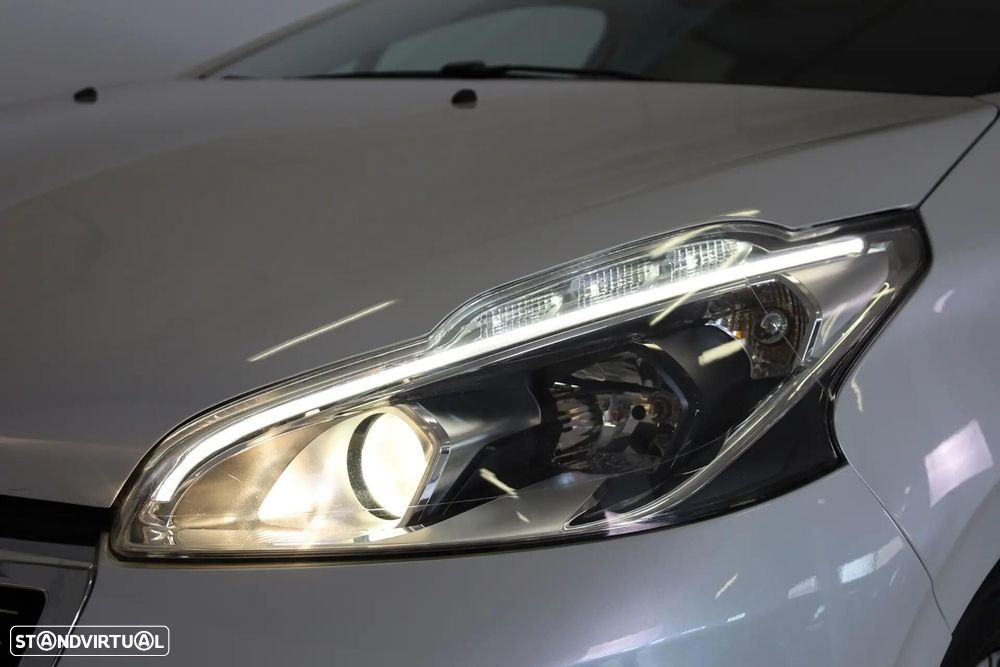 Peugeot 208 1.2 PureTech Allure EAT6 - 13