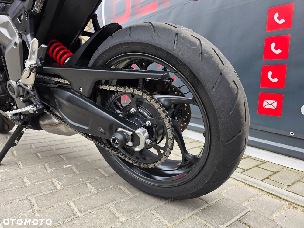 Triumph Daytona - 7