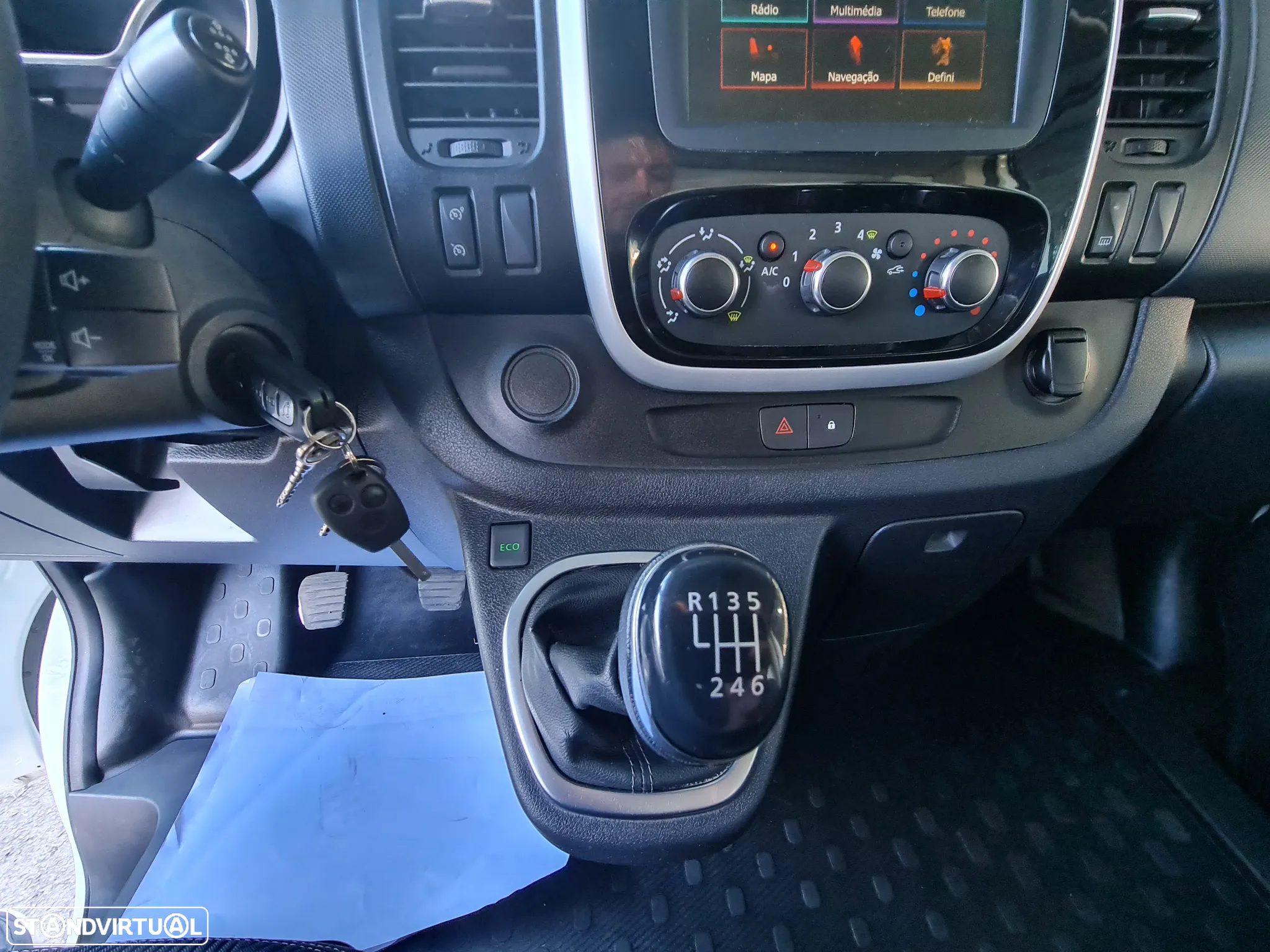 Renault TRAFIC 2.0 Dci 120CV * GPS/ AC/ IVA DEDUTÍVEL * - 26