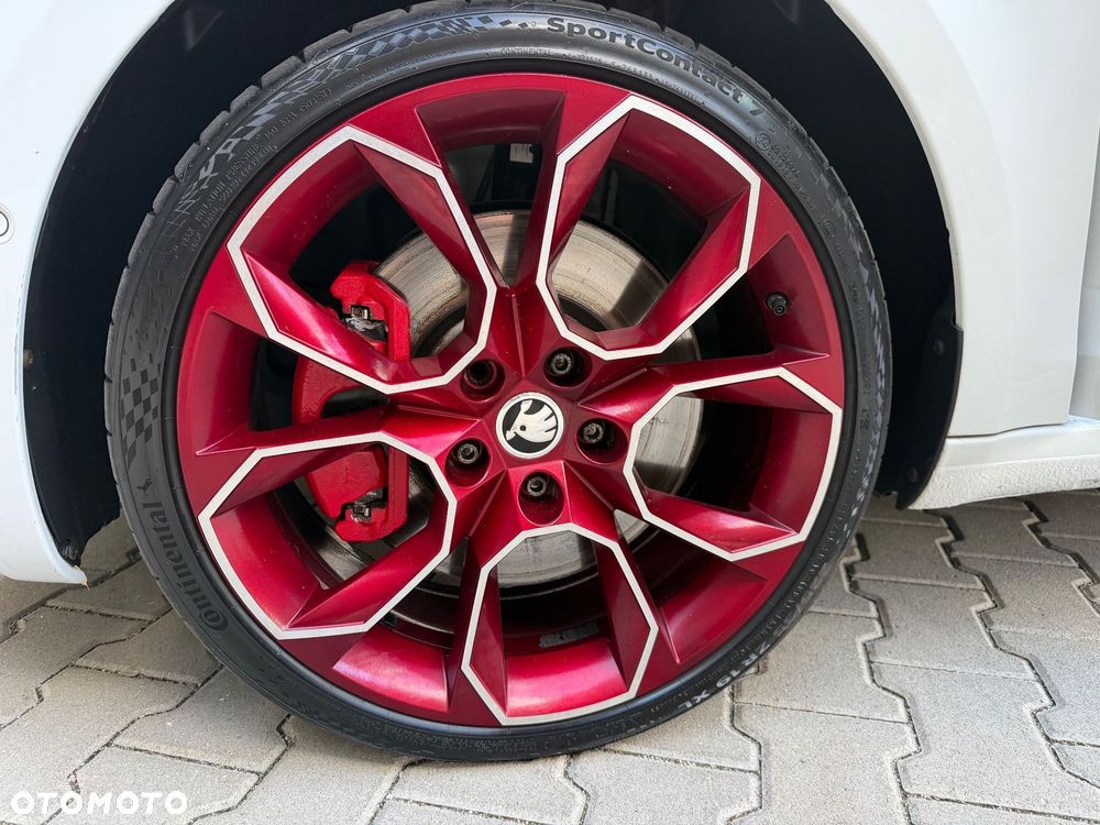 Skoda Octavia 2.0 TDI DSG RS - 18