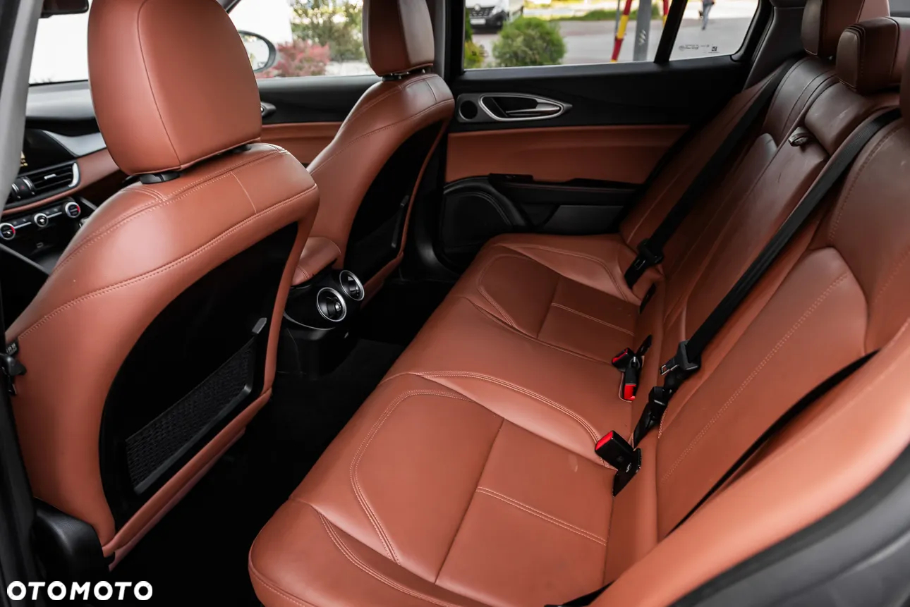 Alfa Romeo Giulia 2.2 Diesel AT8 Advanced Efficiency - 26