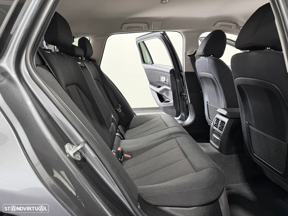 BMW 330 e Corporate Edition Auto - 38