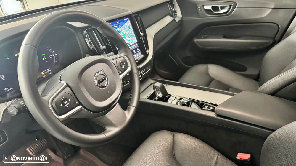 Volvo XC 60 2.0 T6 PHEV Black Edition - 10