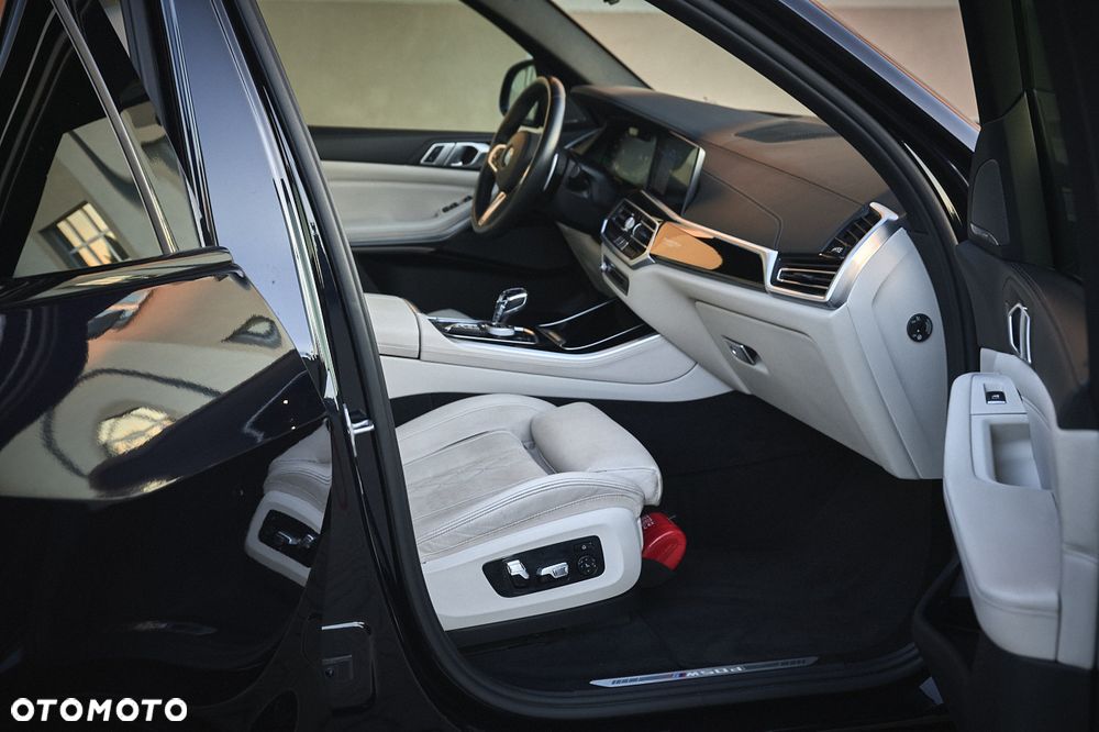 BMW X5 M M50d - 29