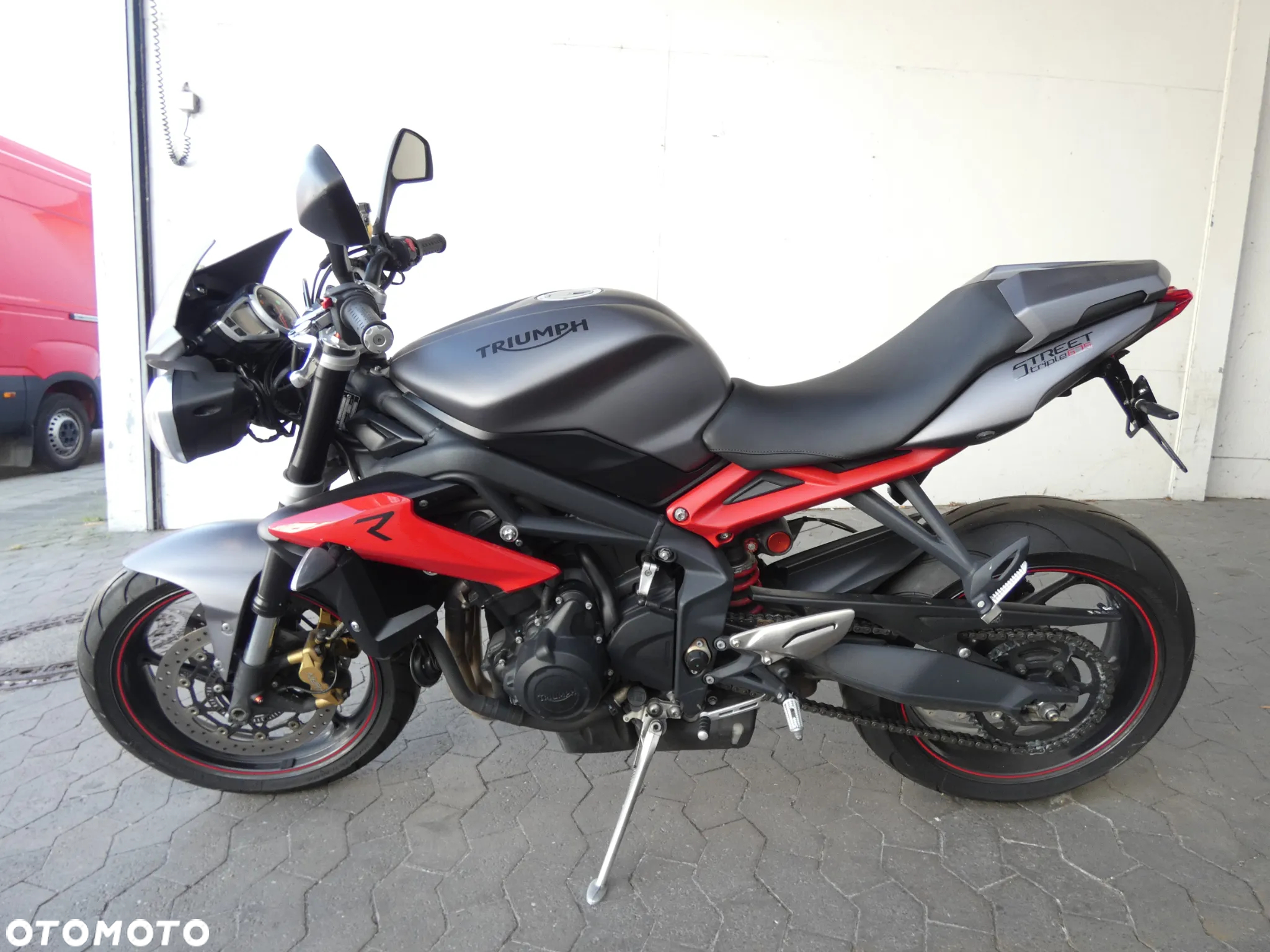 Triumph Street Triple - 2