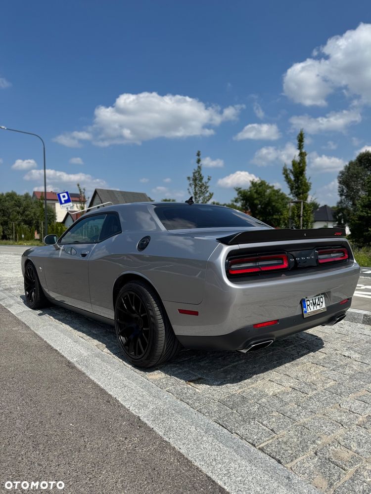 Dodge Challenger - 5
