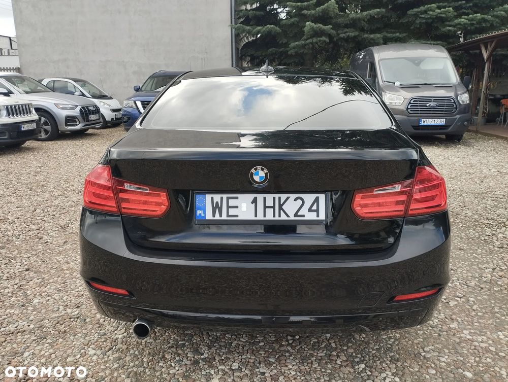 BMW Seria 3 320i - 26