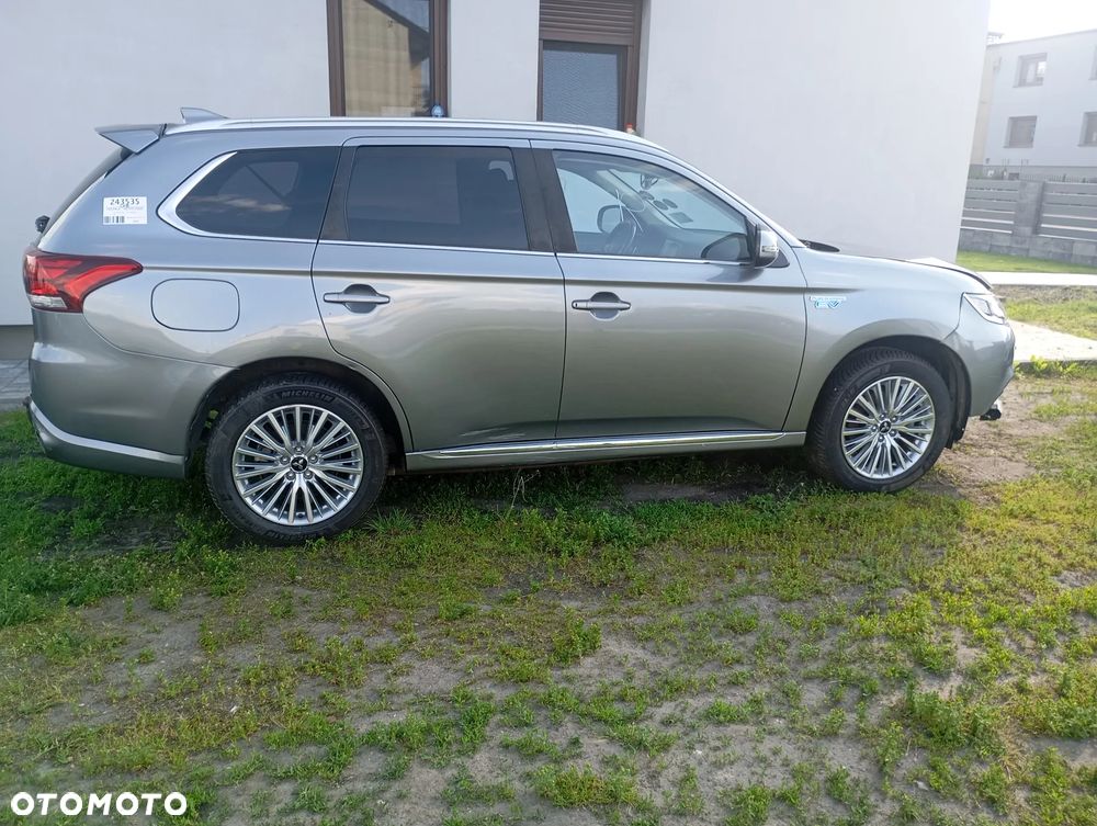 Mitsubishi Outlander - 5