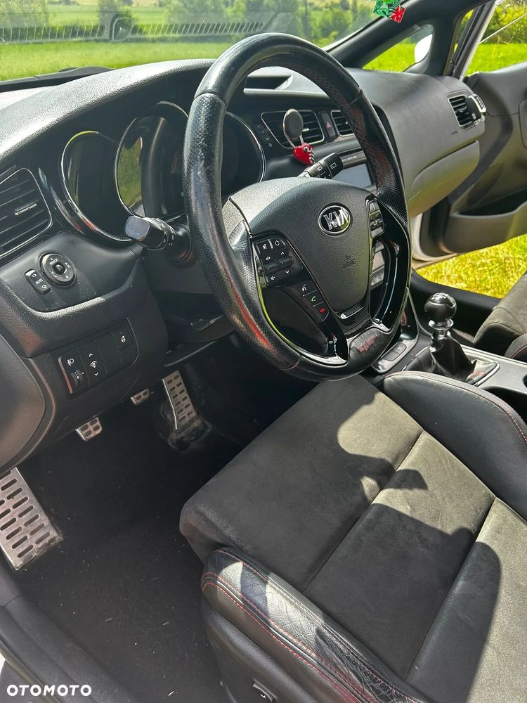Kia Ceed - 15