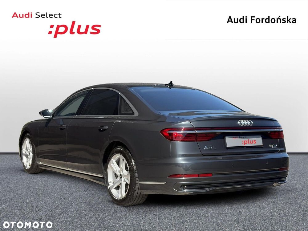 Audi A8 - 4