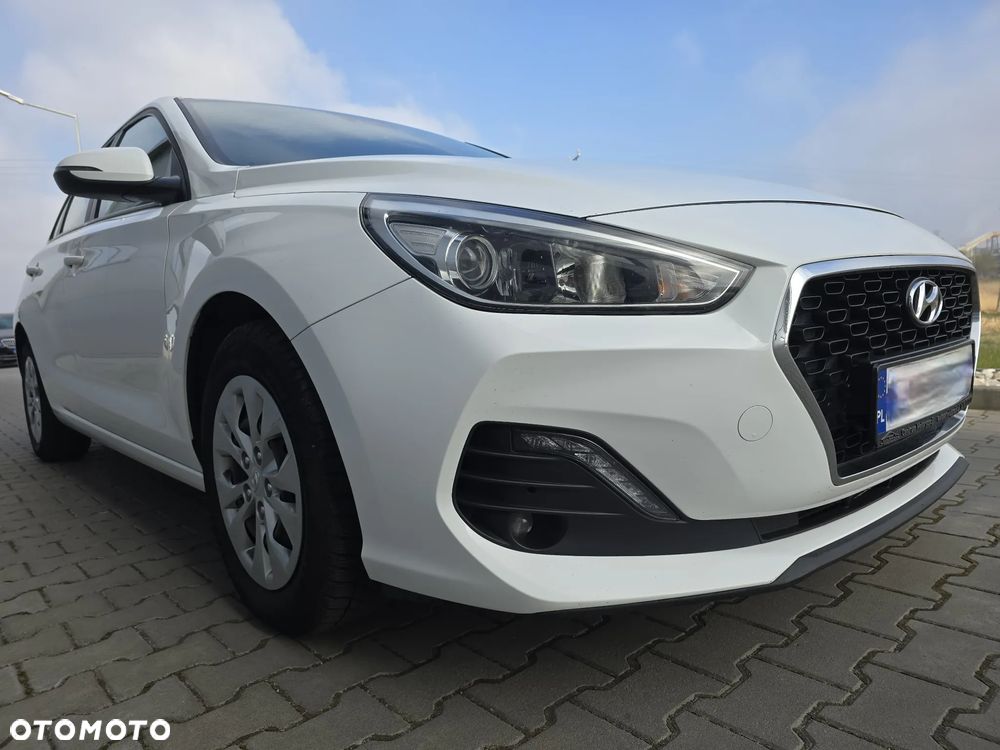 Hyundai i30 1.6 D Comfort - 12