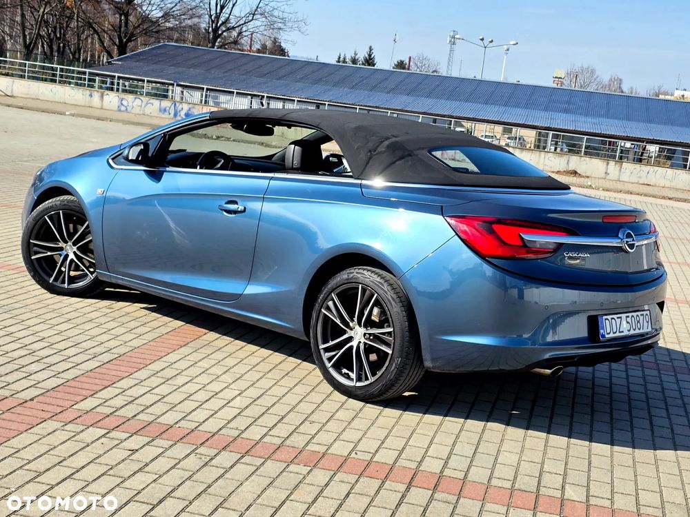 Opel Astra 2.0 T Cosmo - 9