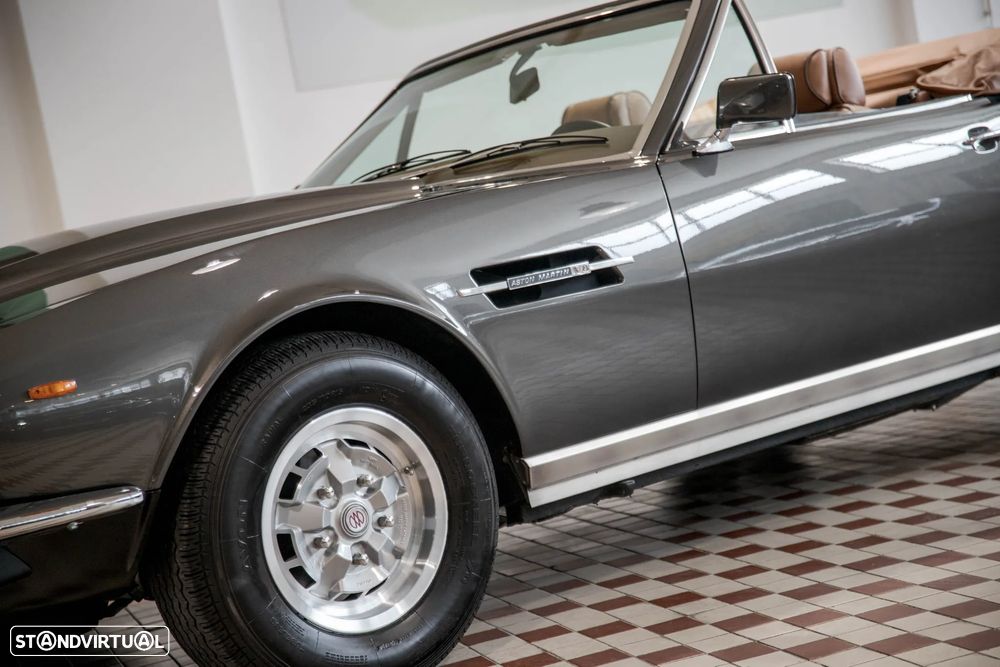 Aston Martin Volante - 17