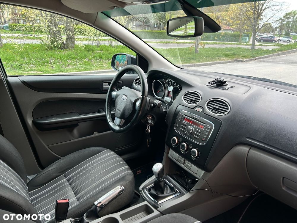 Ford Focus 1.6 16V Titanium - 10
