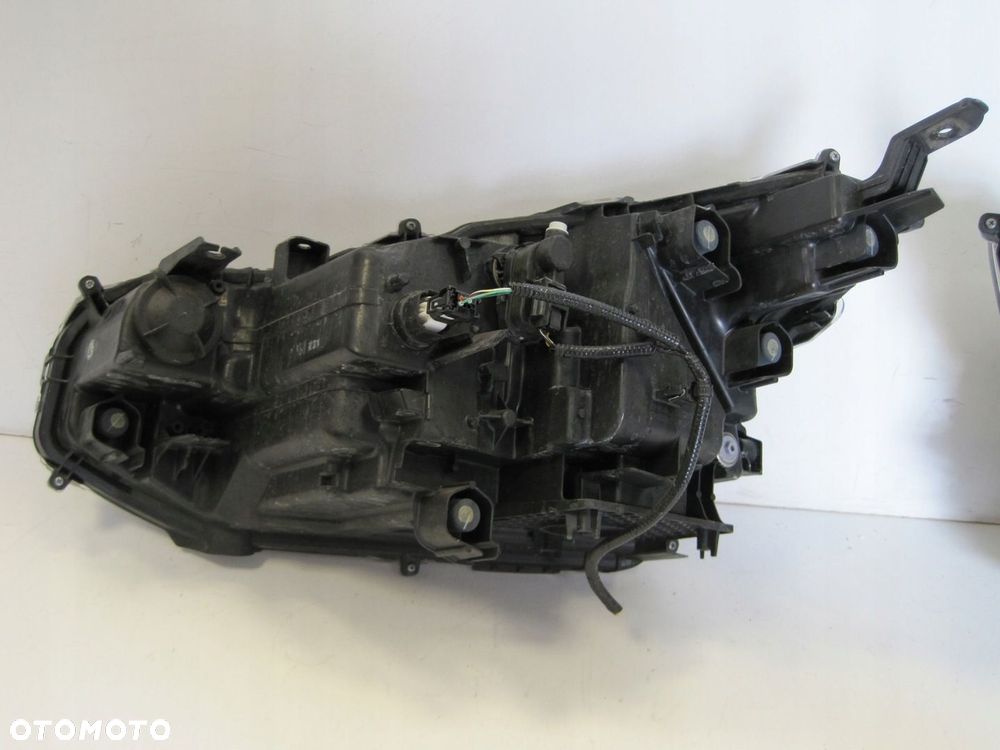 Lampa Lampy PRAWA LEWA TOYOTA YARIS CROSS - 12