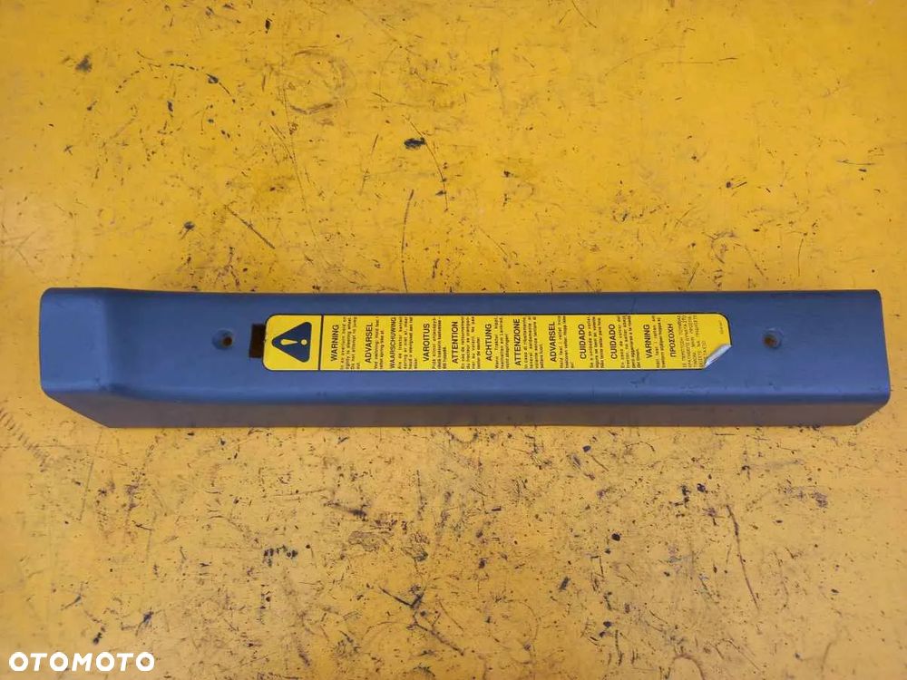 Tapicerka lewego słupka kabiny Ford 8870 - 1
