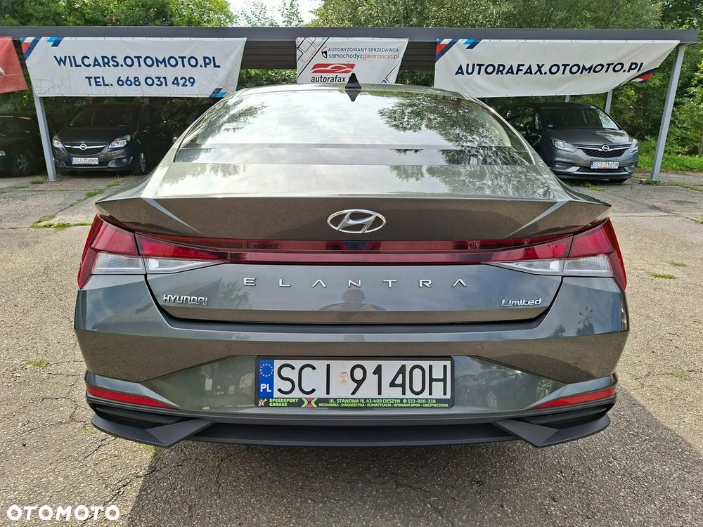 Hyundai Elantra - 10