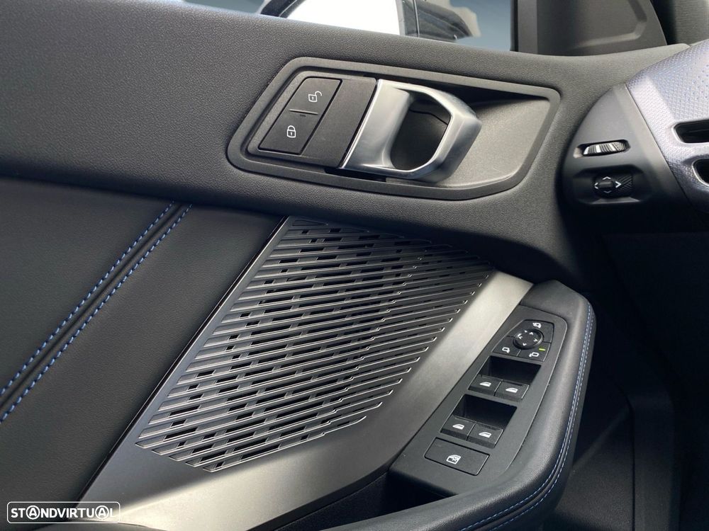 BMW 118 d Pack Desportivo M - 14