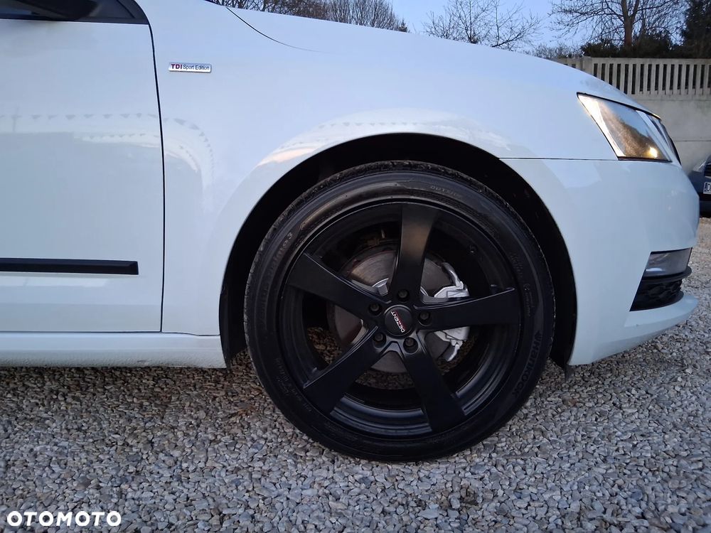 Skoda Octavia 1.6 TDI Ambiente DSG - 30