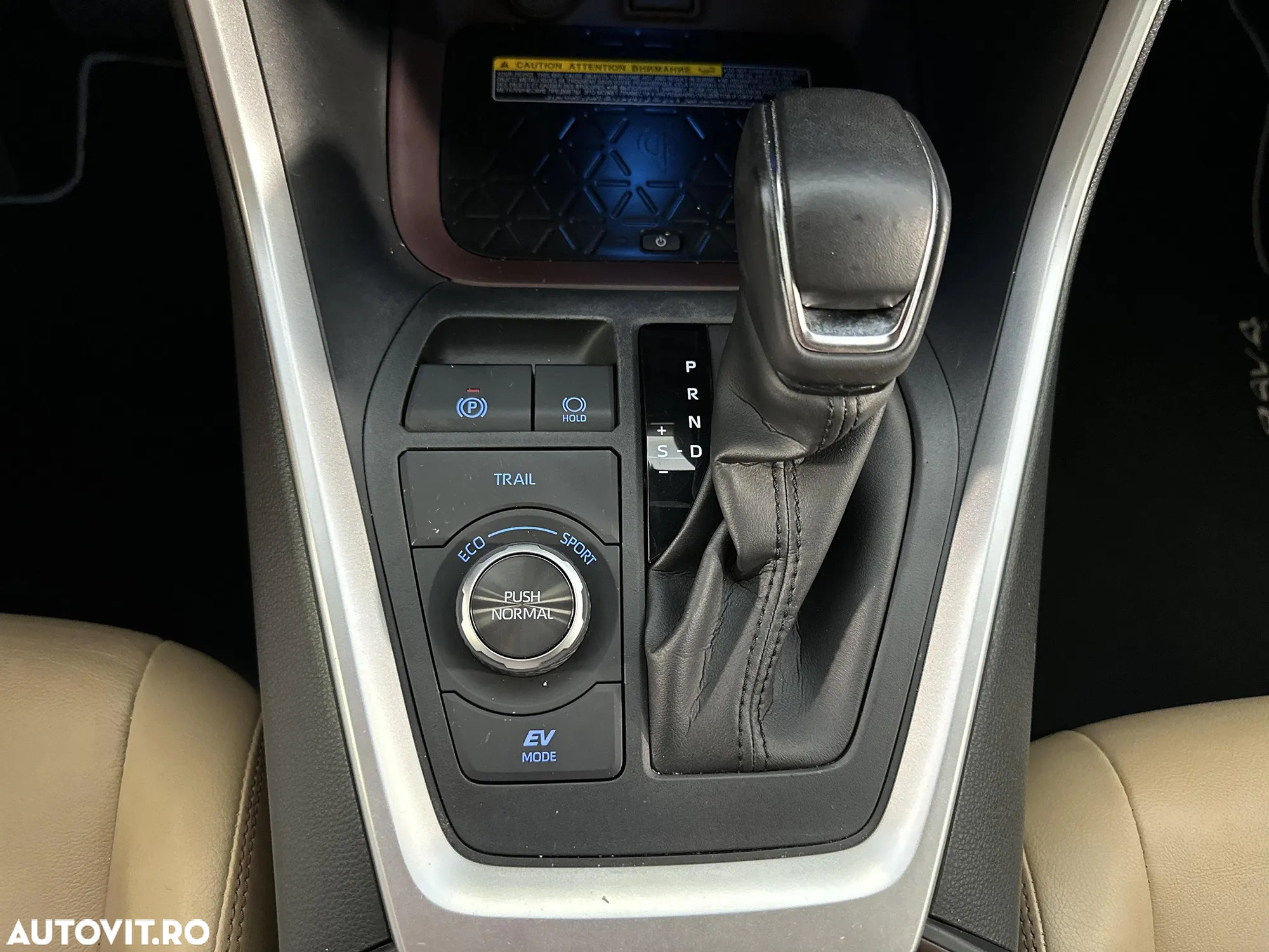 Toyota RAV4 2.5 4x4 Hybrid Black Edition - 16