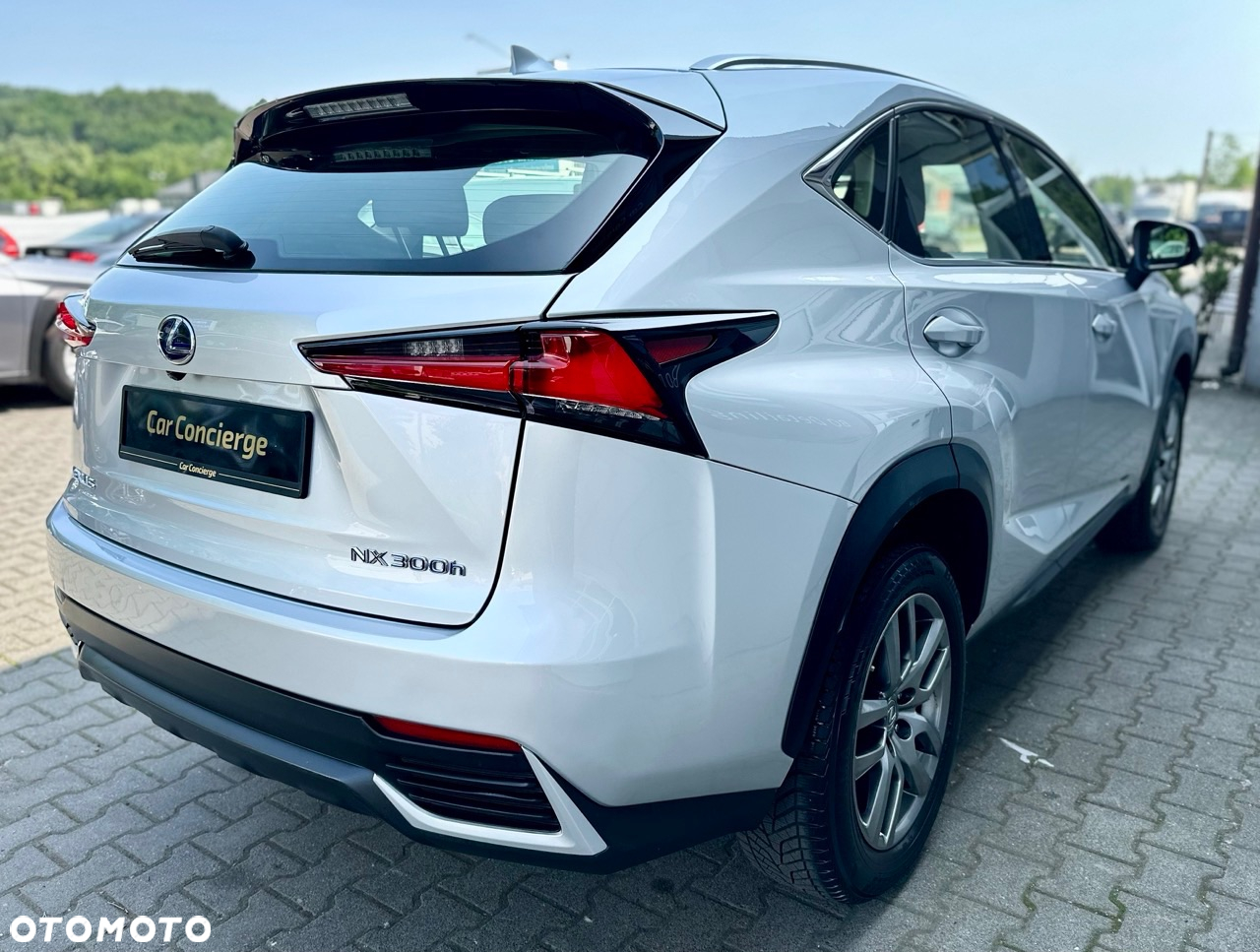 Lexus NX 300h Comfort AWD - 12