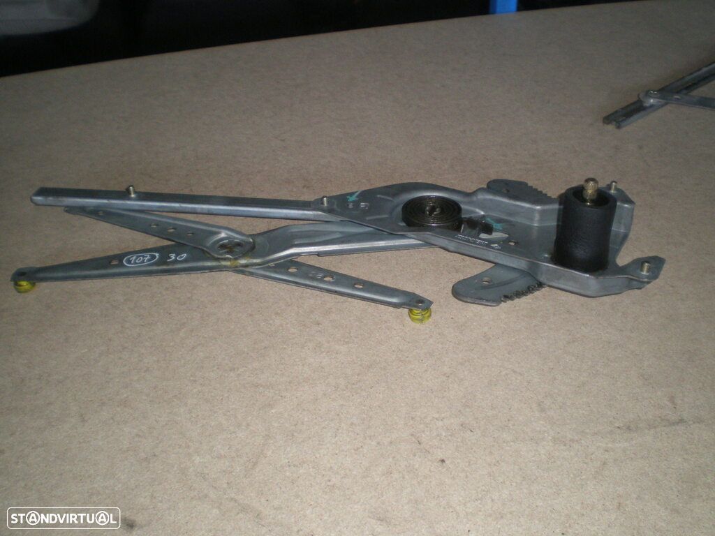 Elevador Manual 8200157006 RENAULT KANGOO 2001 3P FD - 1