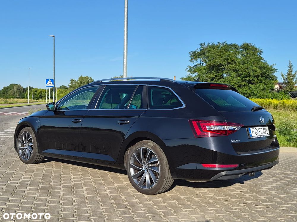 Skoda Superb 2.0 TDI 4x4 L&K DSG - 9