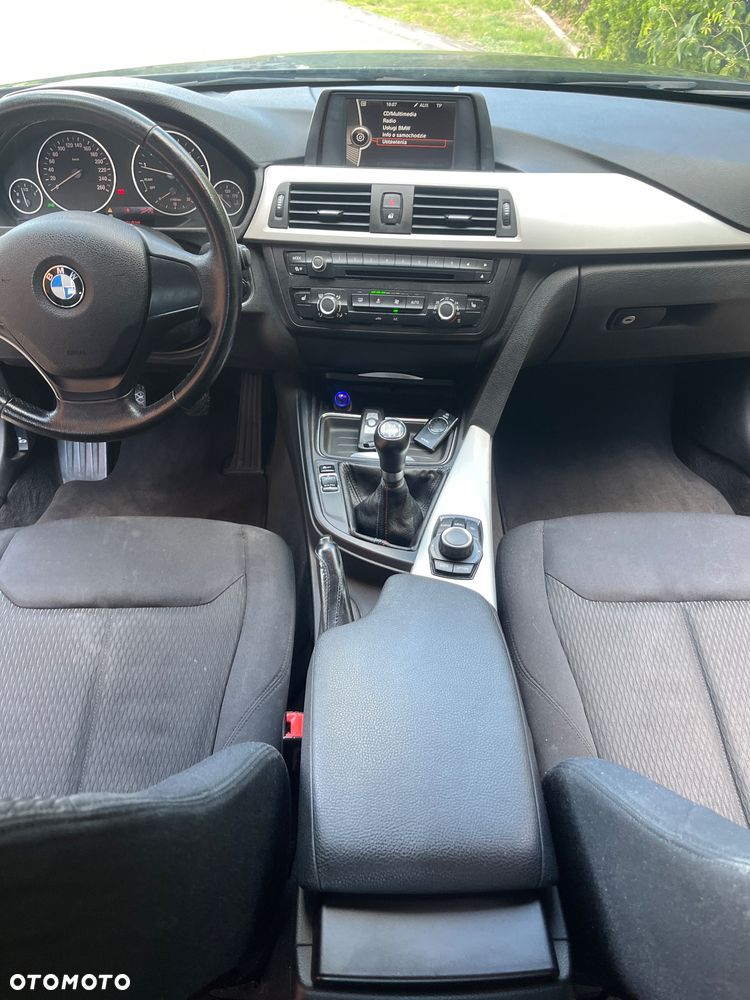 BMW Seria 3 316i - 17