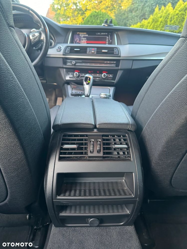 BMW Seria 5 520d xDrive - 5