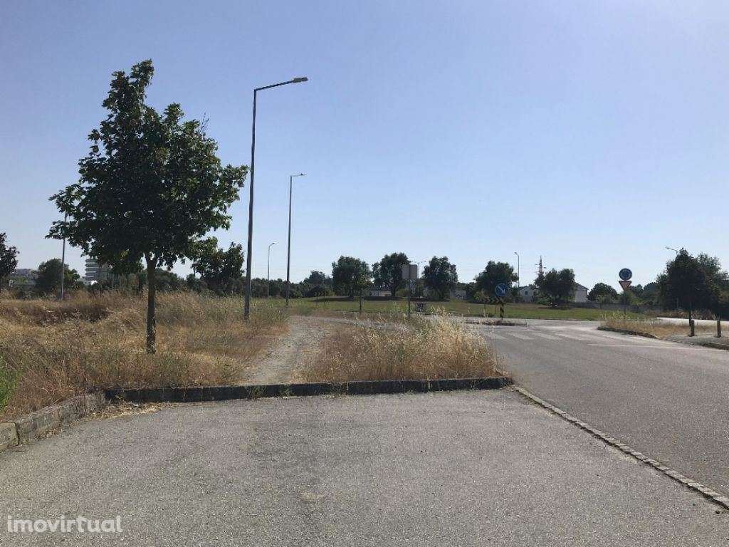 Terreno urbano Évora 10.749m2 projeto aprovado para habitação hotel... - Grande imagem: 2/25