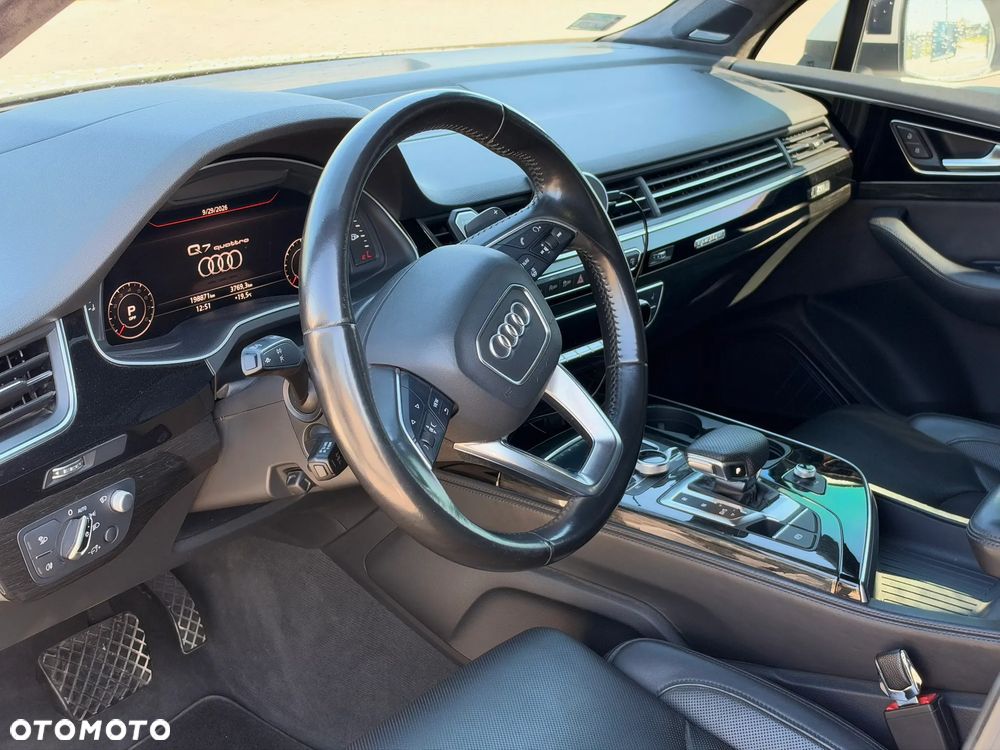 Audi Q7 3.0 TFSI Quattro Tiptr - 9