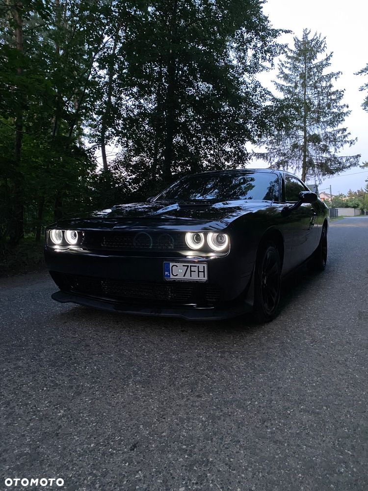 Dodge Challenger - 1